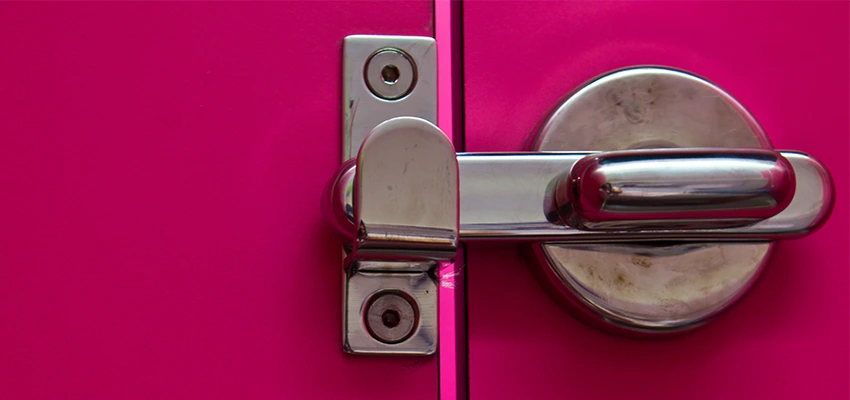 Childproof Gate Lock in Nuevo, California