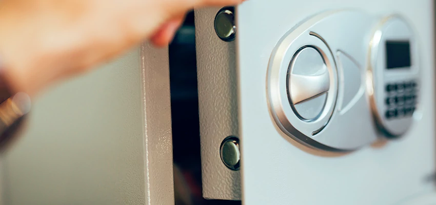 Fingerprint Safe Openers in Nuevo, CA